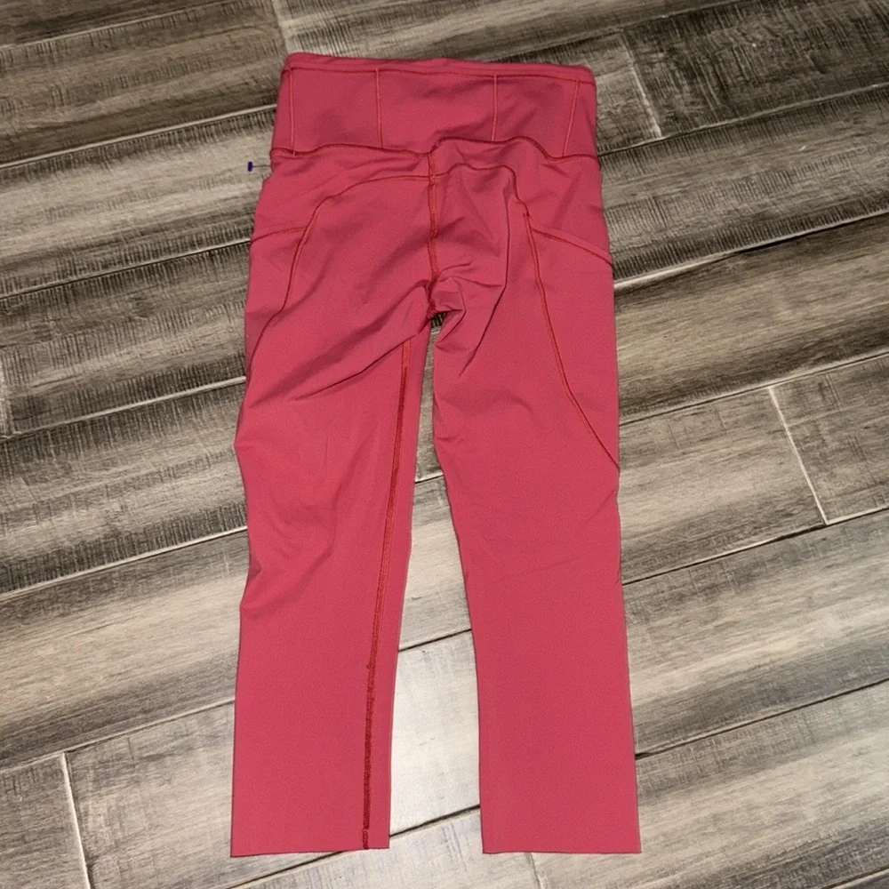Euc Lululemon Fast & Free Crop II *Nulux 19